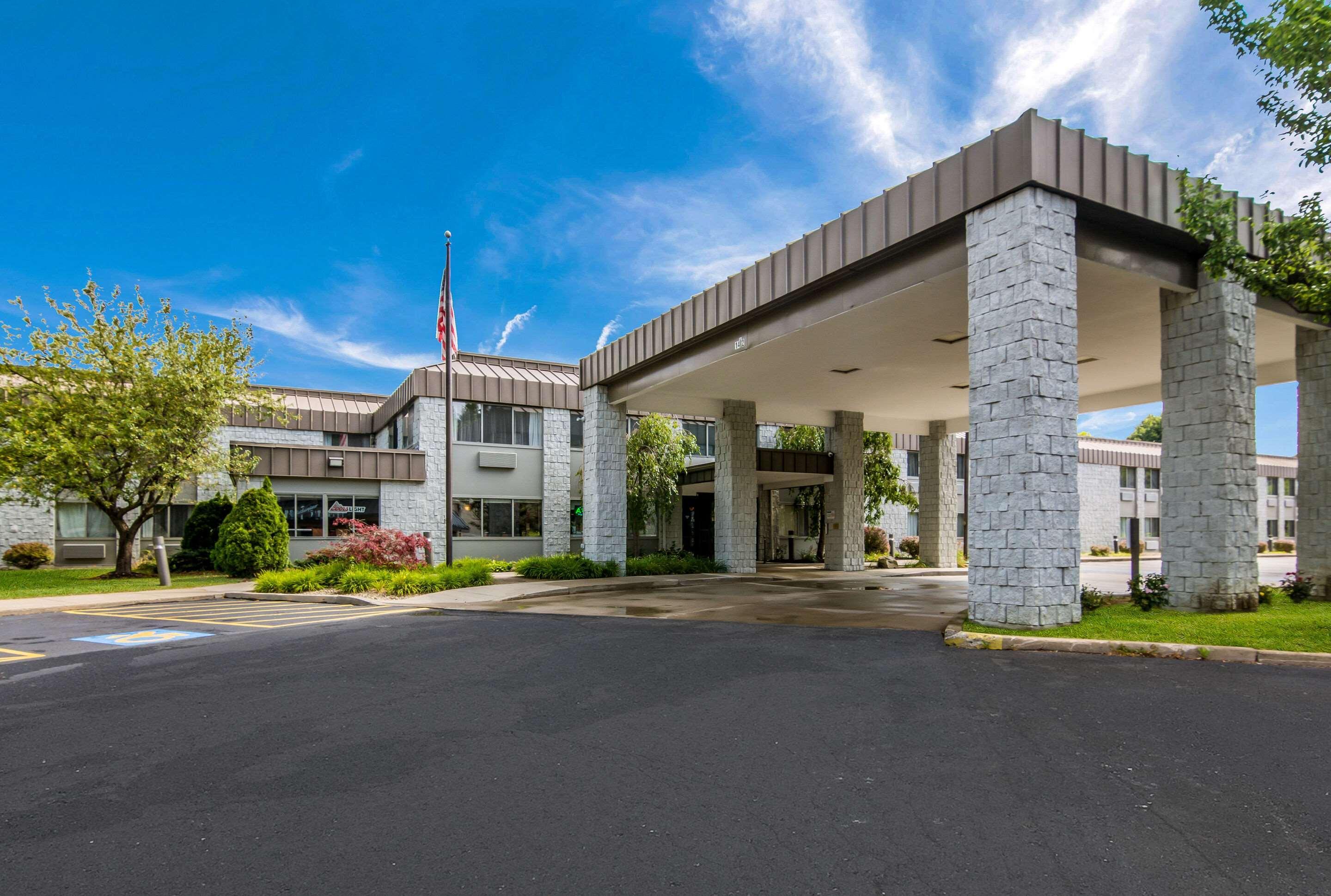 Clarion Pointe Jamestown - Falconer מראה חיצוני תמונה